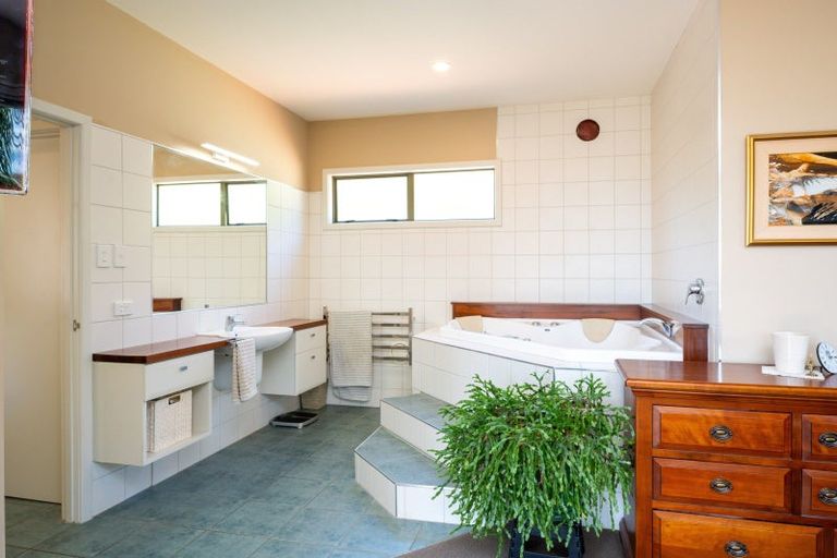 Photo of property in 114 Enfield Drive, Pakipaki, Hastings, 4172