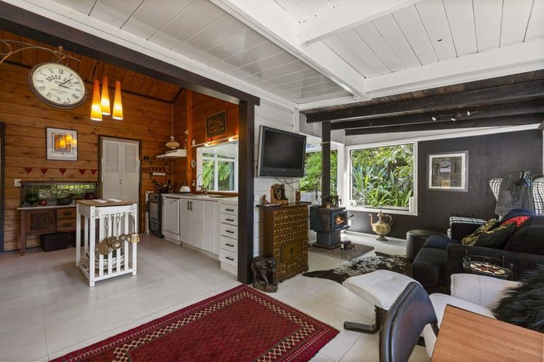 Photo of property in 15 Tombleson Road, Lake Rotoma, Rotorua, 3074