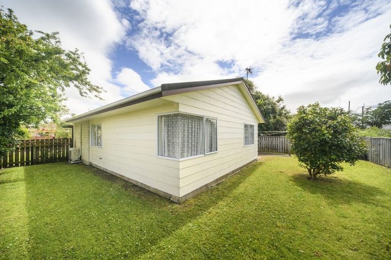 Photo of property in 82 Geraldine Crescent, Cloverlea, Palmerston North, 4412