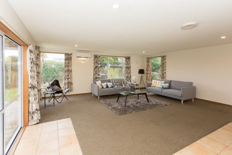 Photo of property in 464 Marine Parade, South New Brighton, Christchurch, 8062
