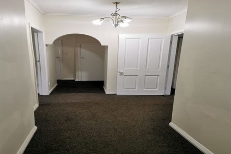 Photo of property in 42 Kamahi Street, Stokes Valley, Lower Hutt, 5019