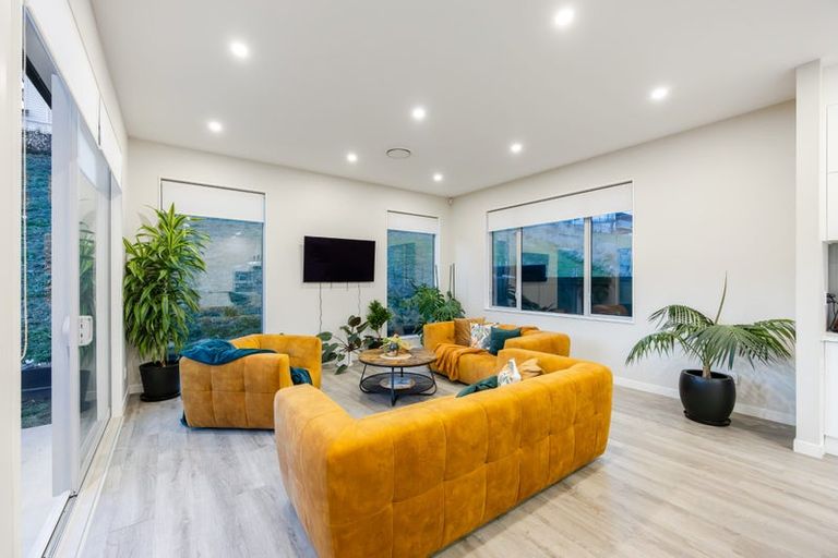 Photo of property in 138 Godfrey Drive, Orewa, 0931