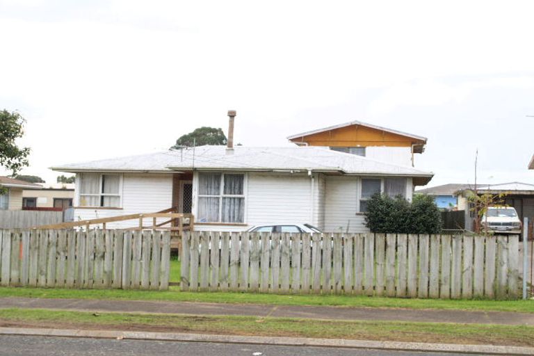 Photo of property in 1 Gardiner Grove, Mangere East, Auckland, 2024