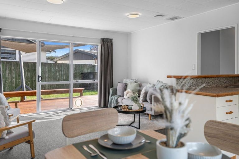 Photo of property in 6 Augustus Earle Place, Pukehangi, Rotorua, 3015