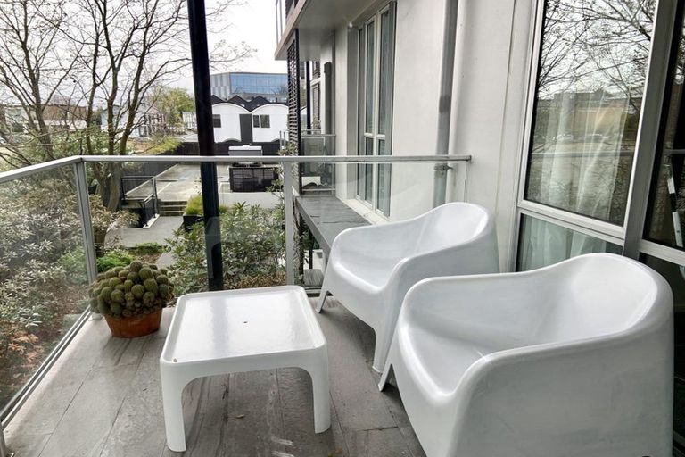 Photo of property in 2/15 Peterborough Street, Christchurch Central, Christchurch, 8013