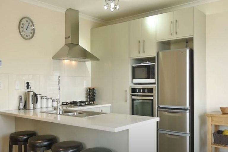 Photo of property in 10 Bonny Crescent, Massey, Auckland, 0614