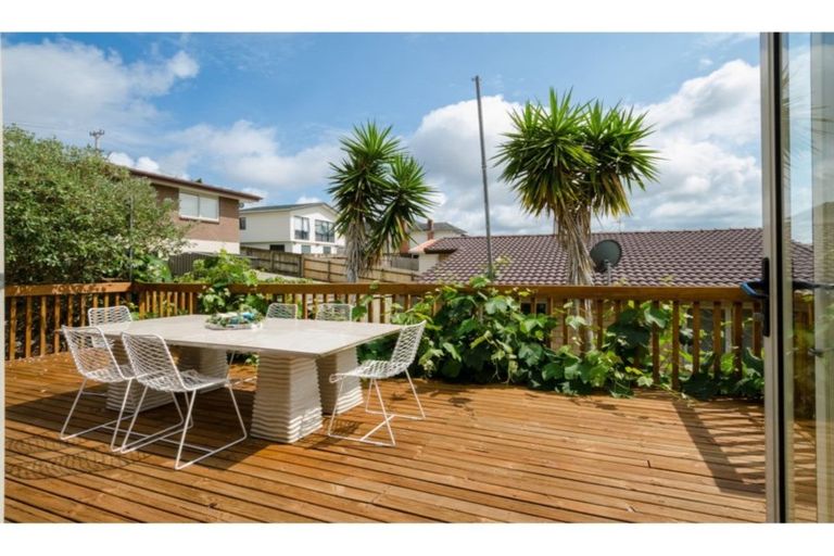 Photo of property in 17a Te Atatu Road, Te Atatu South, Auckland, 0610