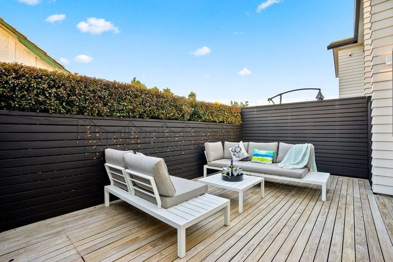 Photo of property in 112b Hutchinson Avenue, New Lynn, Auckland, 0600