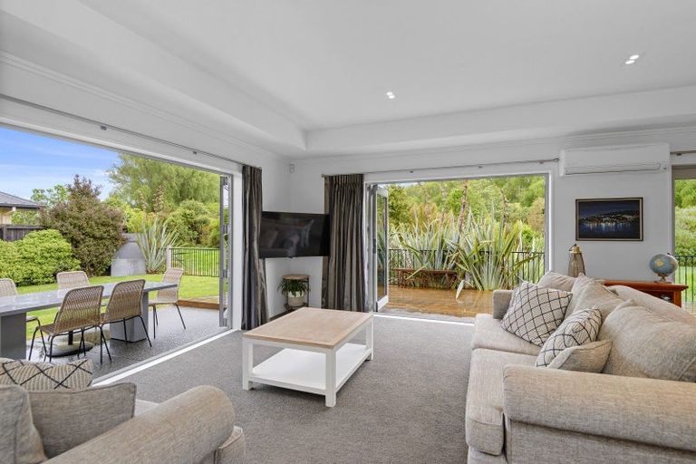 Photo of property in 25 Holbrook Way, Westmorland, Christchurch, 8025