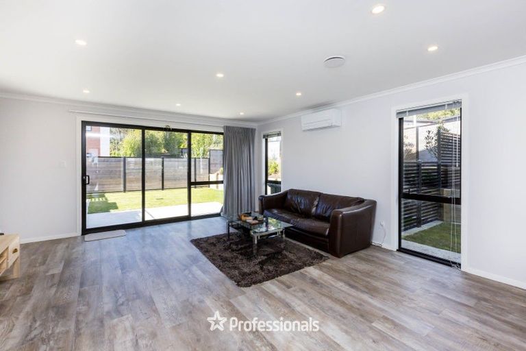 Photo of property in 2 Dahl Drive, Wallaceville, Upper Hutt, 5018