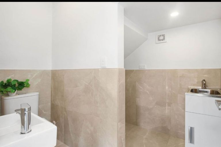 Photo of property in 1/15 Old Wairoa Road, Papakura, 2110