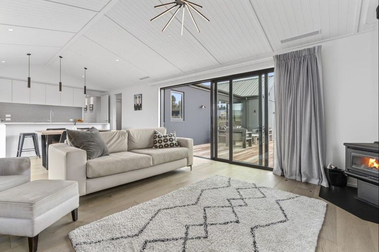 Photo of property in 7 Onyx Street, Albert Town, Wanaka, 9305
