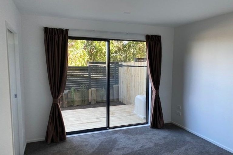 Photo of property in 2/60 Triangle Road, Massey, Auckland, 0614