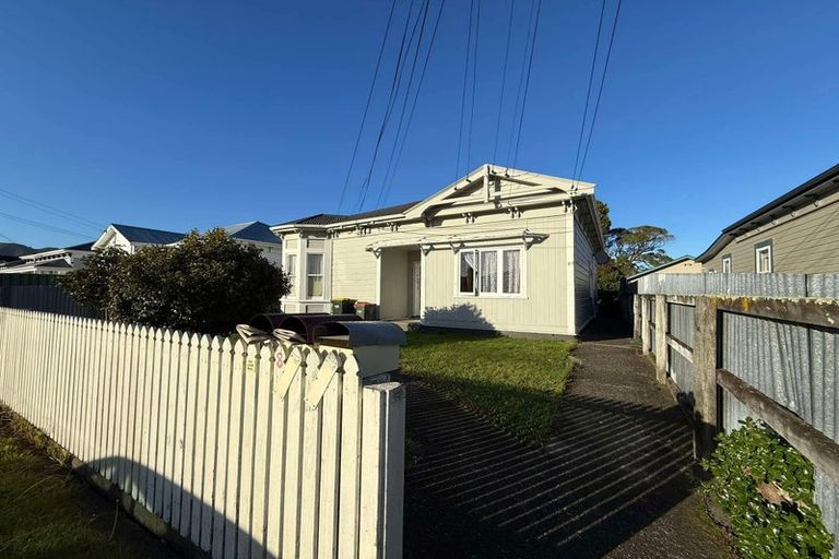 Photo of property in 8 Central Terrace, Alicetown, Lower Hutt, 5010