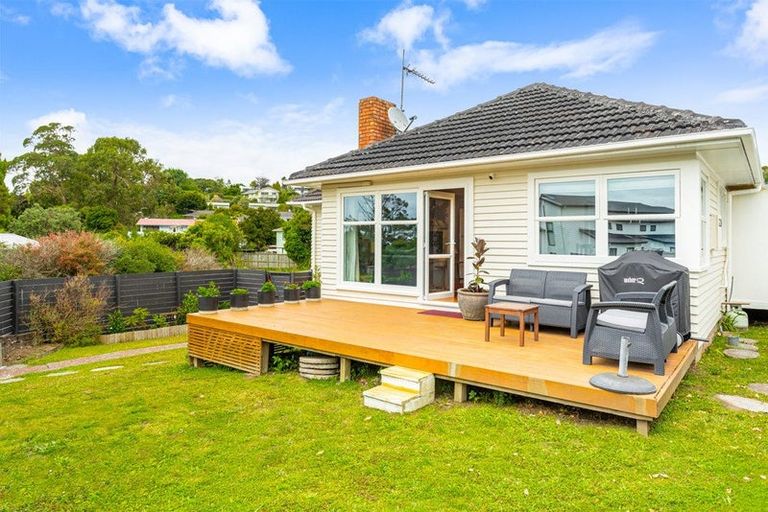 Photo of property in 1/37 Weldene Avenue, Glenfield, Auckland, 0629