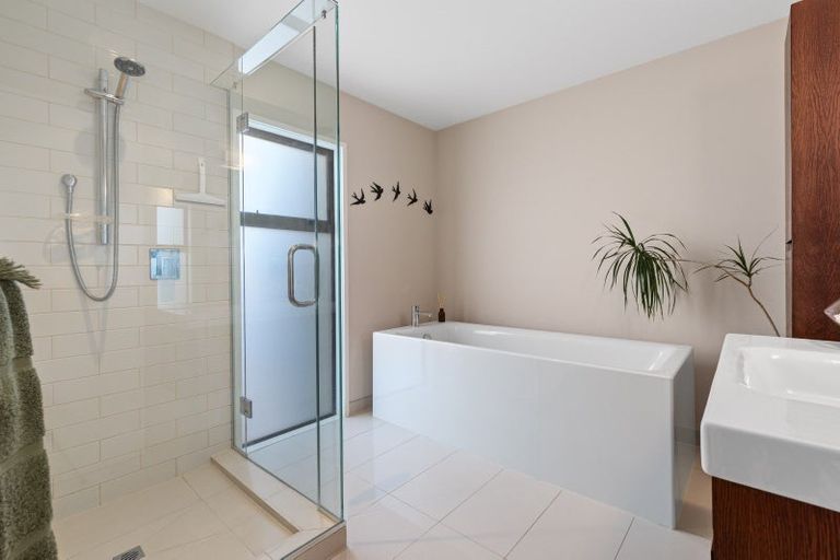 Photo of property in 3 Pine Avenue, Otumoetai, Tauranga, 3110