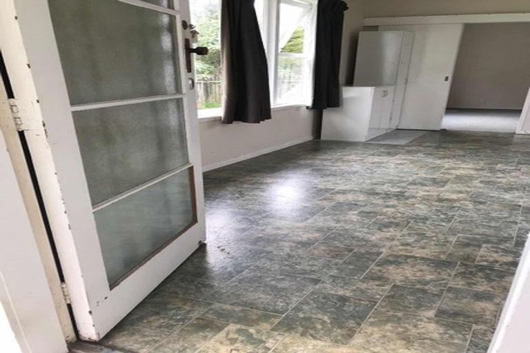 Photo of property in 58 Glendale Road, Glen Eden, Auckland, 0602