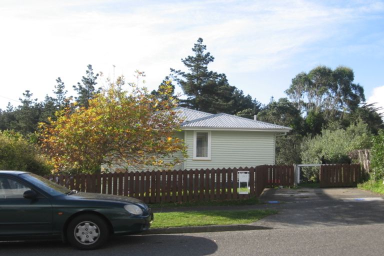 Photo of property in 21 Hereford Street, Cannons Creek, Porirua, 5024