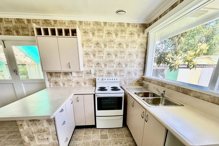 Photo of property in 8 Derby Street, Levin, 5510