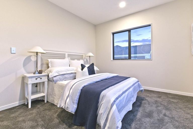 Photo of property in 40 Takurua Terrace, Orewa, 0931