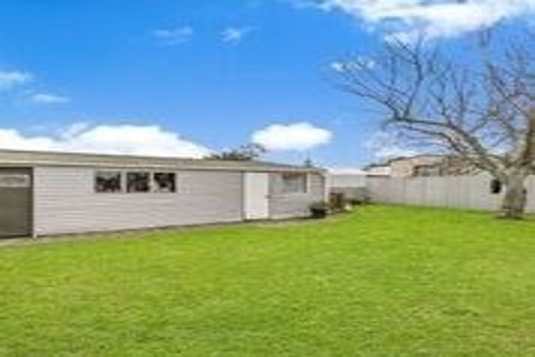Photo of property in 5 Cooper Place, Papakura, 2110