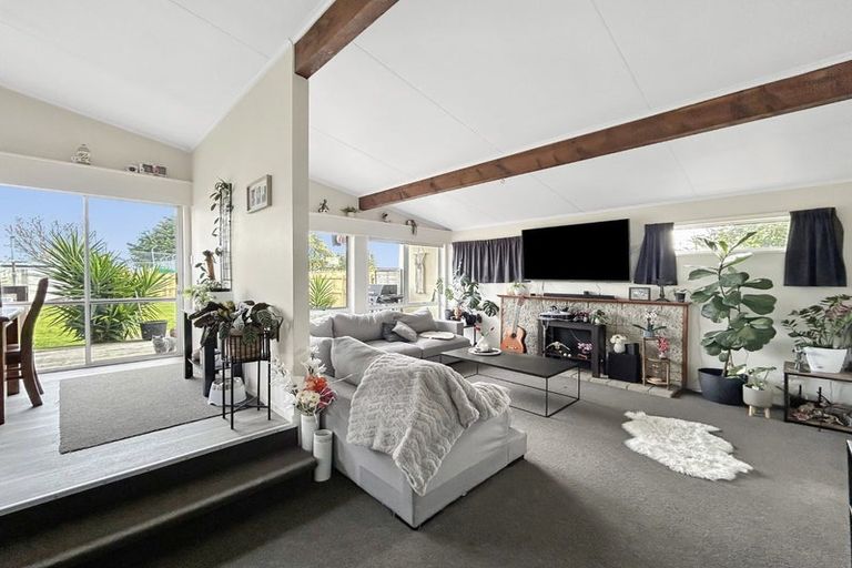 Photo of property in 41 Somerset Crescent, Highbury, Palmerston North, 4412