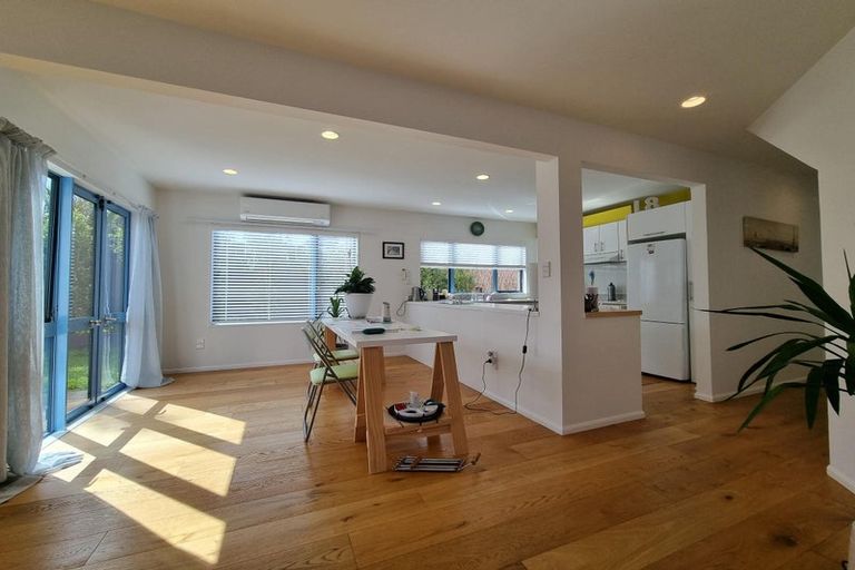 Photo of property in 83b Old Lake Road, Narrow Neck, Auckland, 0624