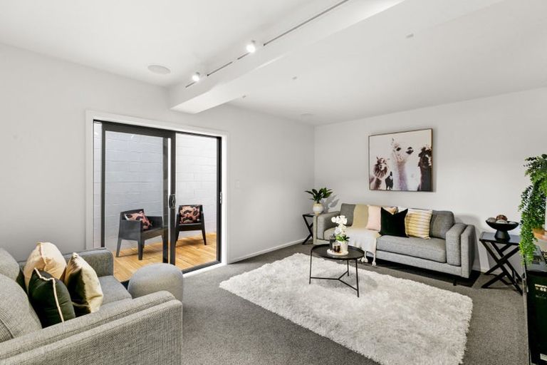 Photo of property in 29a Thurleigh Grove, Karori, Wellington, 6012