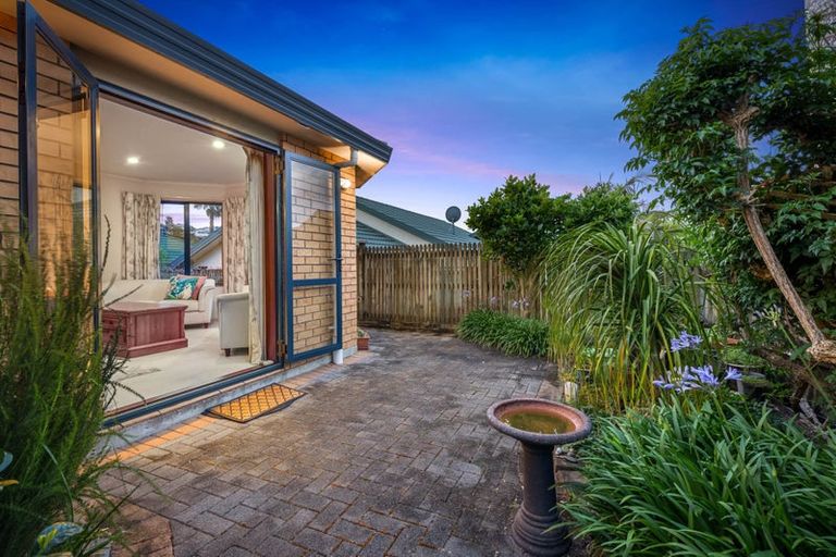 Photo of property in 19 Angel Way, Stanmore Bay, Whangaparaoa, 0932