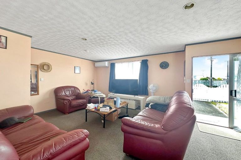 Photo of property in 33 Raupo Street, Castlecliff, Whanganui, 4501