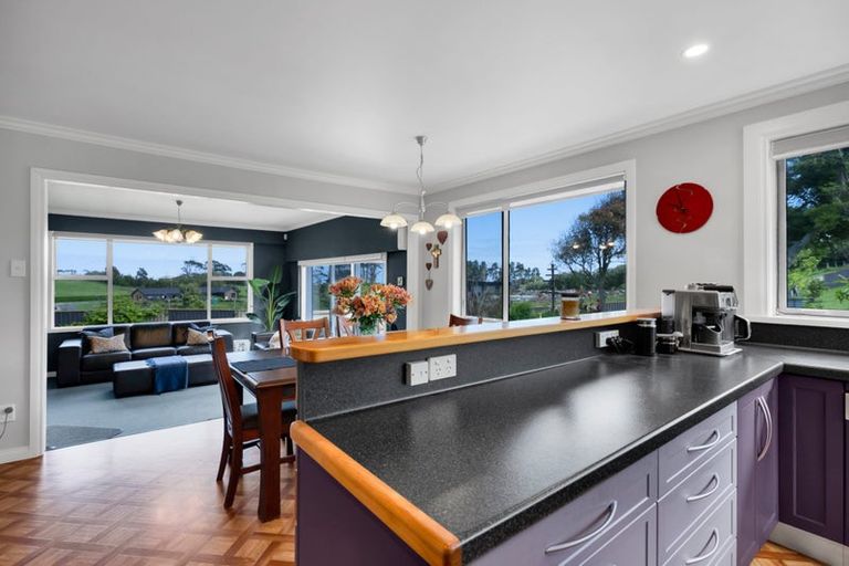 Photo of property in 218 Henwood Road, Paraite, New Plymouth, 4372