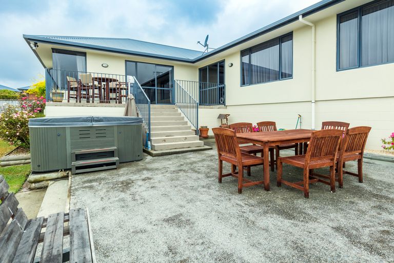 Photo of property in 70 Temple Crescent, Gleniti, Timaru, 7910