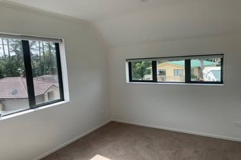 Photo of property in 52c Universal Drive, Henderson, Auckland, 0610