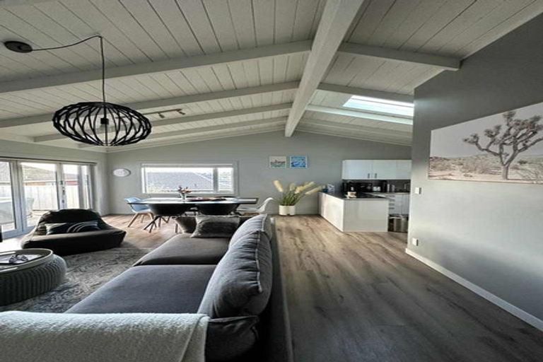 Photo of property in 2/138 Arran Road, Browns Bay, Auckland, 0630