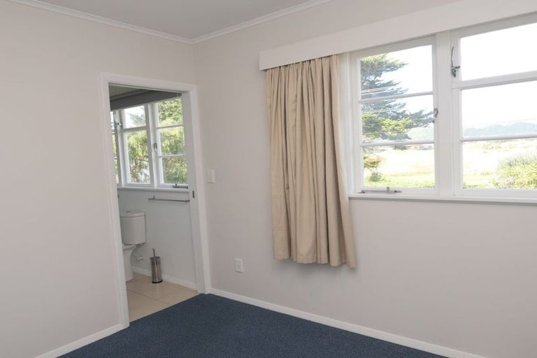 Photo of property in 95 Golf Road, Paraparaumu Beach, Paraparaumu, 5032