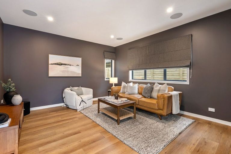 Photo of property in 21 Porokaiwhiri Street, Crofton Downs, Wellington, 6035