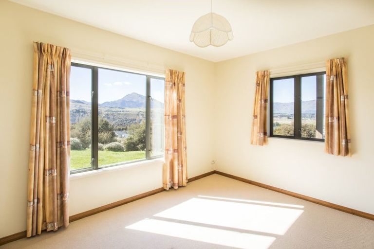Photo of property in 19 Matheson Crescent, Albert Town, Wanaka, 9305
