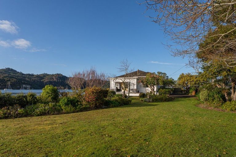 Photo of property in 96 Albert Street, Whitianga, 3510