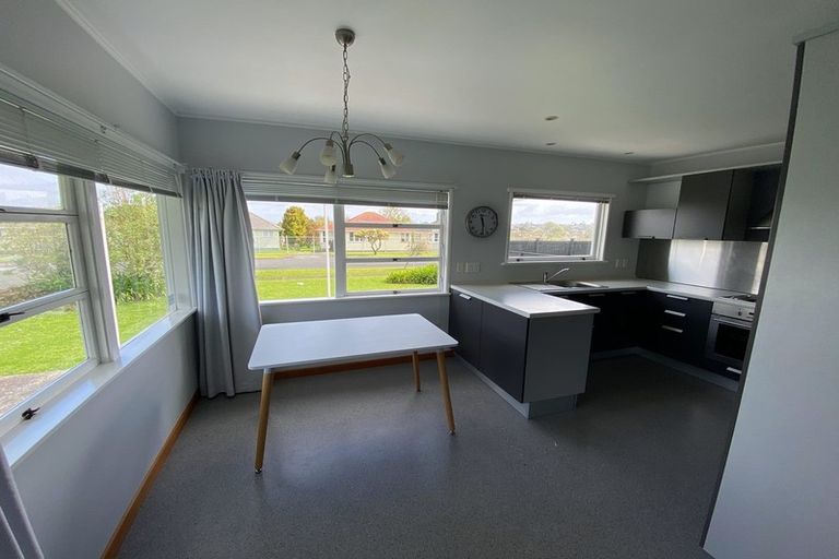 Photo of property in 106 Eversleigh Road, Belmont, Auckland, 0622