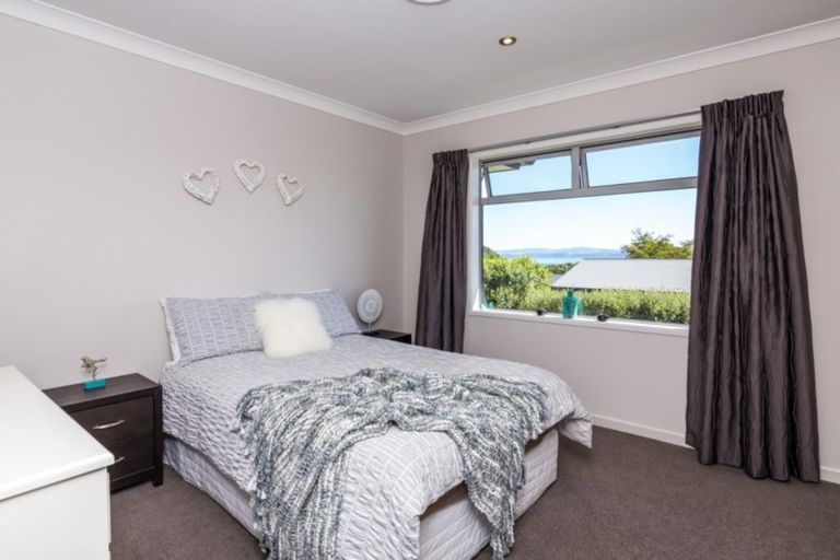 Photo of property in 13 Peregrine Place, Kinloch, Taupo, 3377