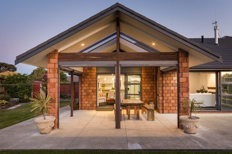 Photo of property in 30 Grand Oaks Drive, Awapuni, Palmerston North, 4412