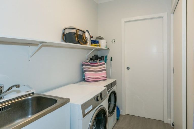 Photo of property in 25 Rakaia Way, Poraiti, Napier, 4112