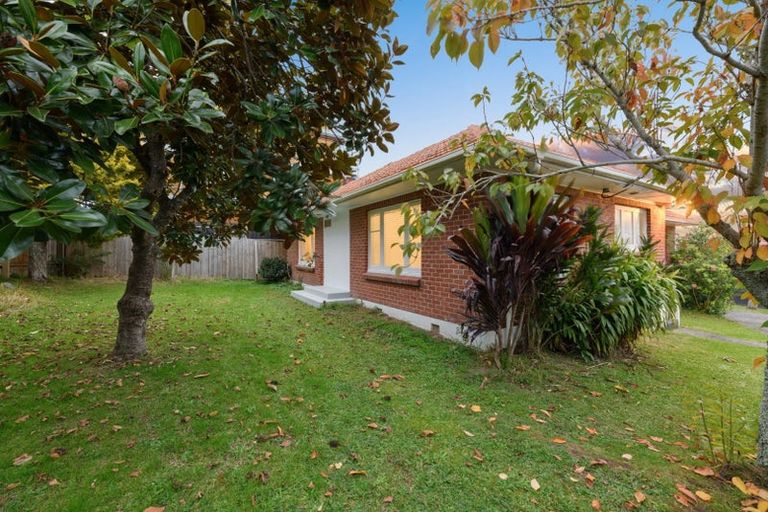 Photo of property in 2a Kereru Street, Henderson, Auckland, 0612