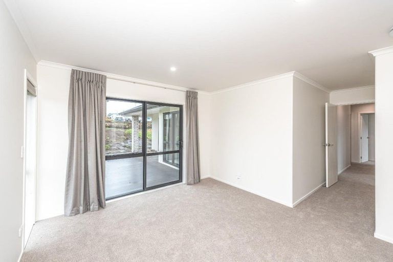 Photo of property in 32 Tirimoana Place, Otamatea, Whanganui, 4501