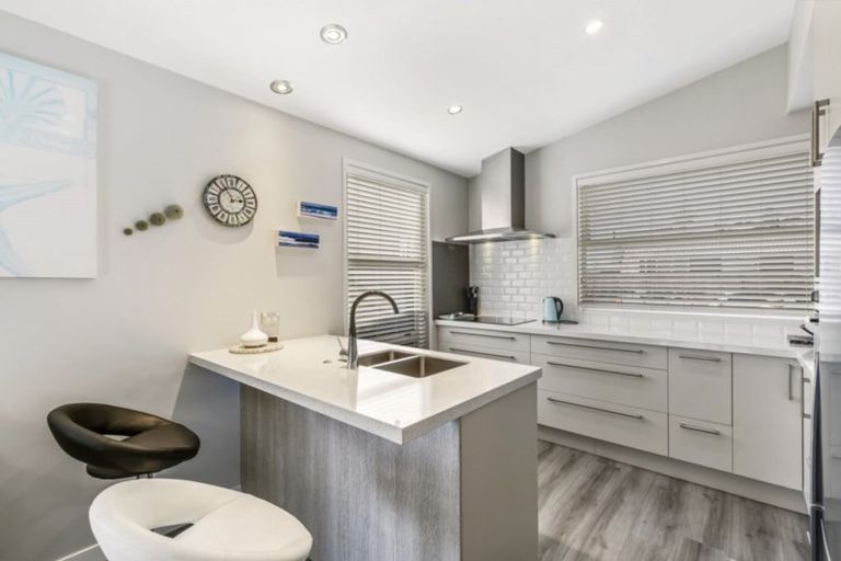 Photo of property in 4 Westhill Lane, Papamoa Beach, Papamoa, 3118