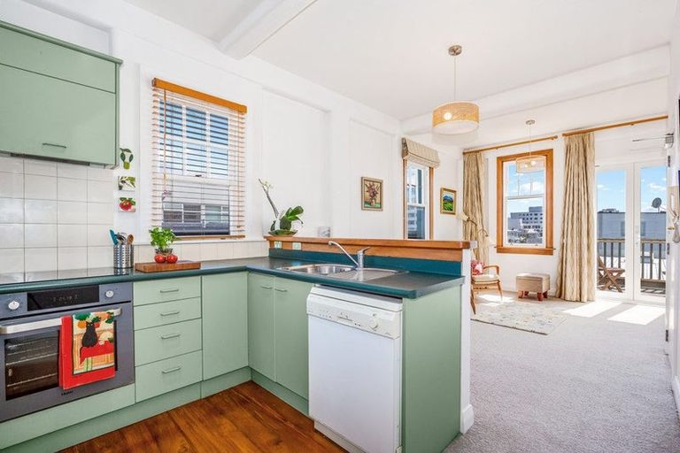 Photo of property in Chatsworth Flats, 6/23 Pirie Street, Mount Victoria, Wellington, 6011