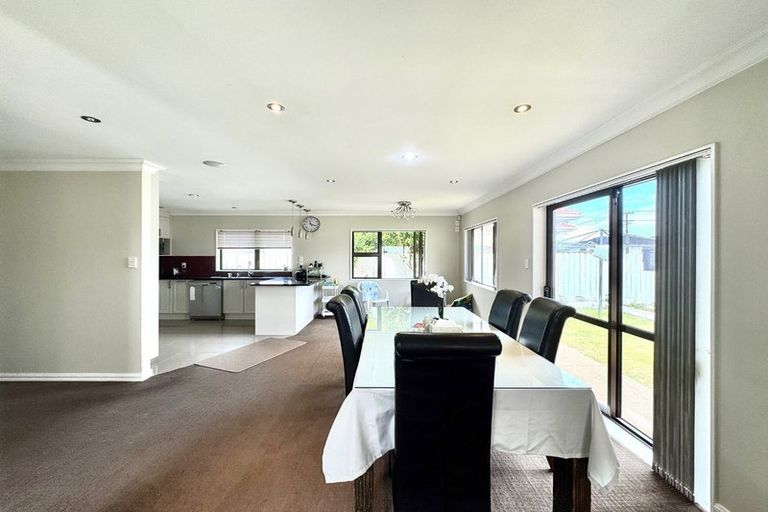 Photo of property in 77 Carruth Road, Papatoetoe, Auckland, 2025