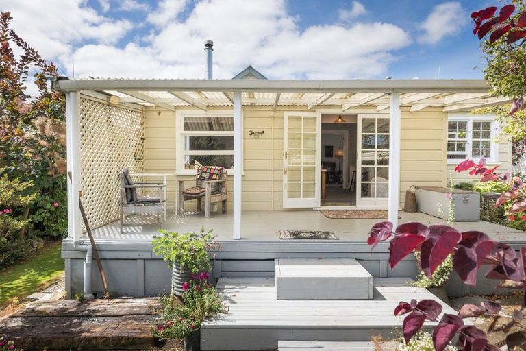 Photo of property in 89 Bridge Street, Bulls, 4818