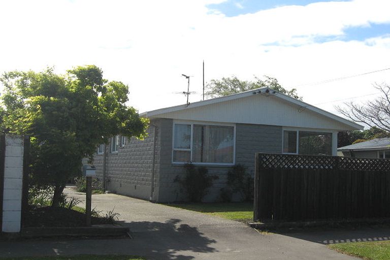 Photo of property in 3 Martbern Crescent, Bishopdale, Christchurch, 8053