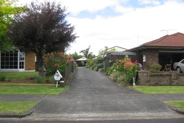 Photo of property in 29 Evanda Crescent, Conifer Grove, Takanini, 2112